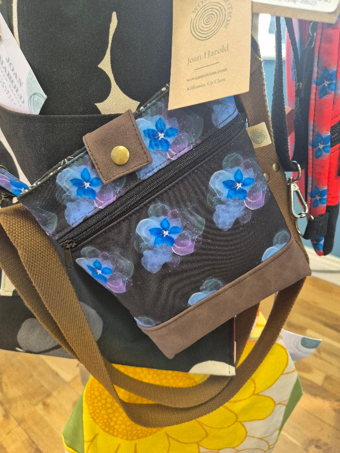 Medium Cross Body Handbag